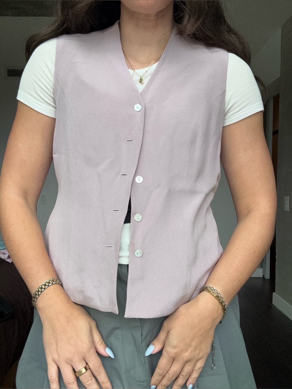 Vintage Sleeveless Button-Front V-Neck Top in Dusty Lavender